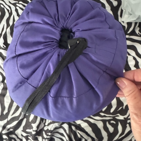 REI, down sleeping bag, purple/blk, xlnt - Picture 9 of 9
